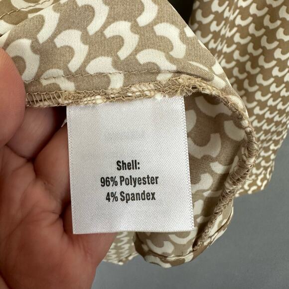 Women's Norm Thompson Petite Tan Cream Gold Print V Neck Blouse Stretch Sz PL - Picture 6 of 7